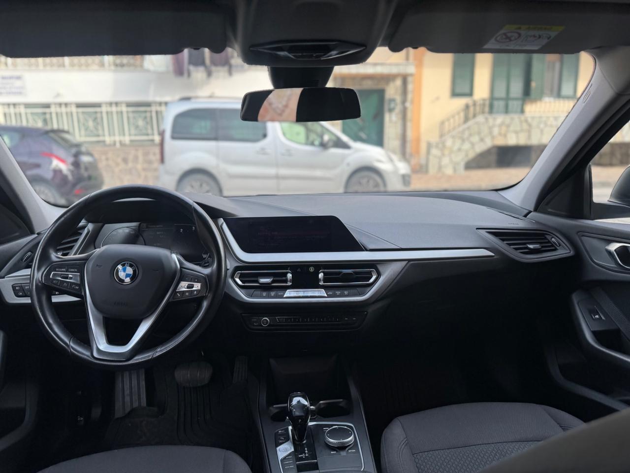 Bmw 116 116d 5p. Luxury