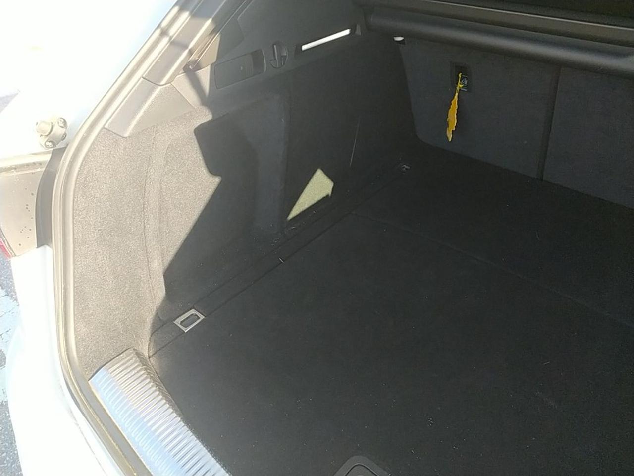 Audi A4 Business Advanced 2.0 35 TDI MHEV #8151