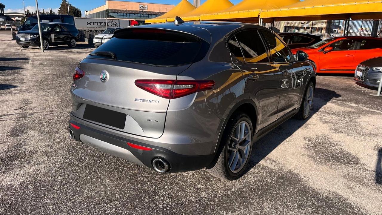 Alfa Romeo Stelvio 2.2 Turbodiesel 210 CV AT8 Q4 Executive