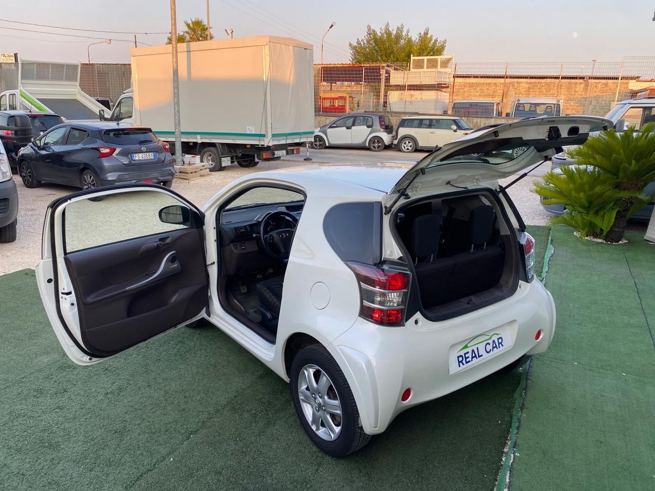 Toyota iQ Clima Benzina Neopatentati