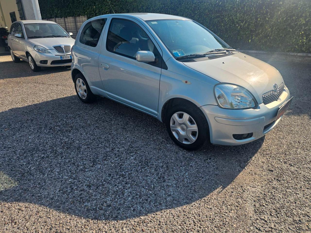 Toyota Yaris 1.0i 16V cat 3 porte Sol