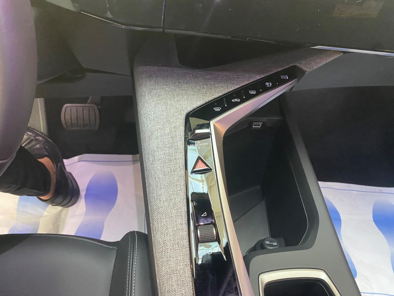 Peugeot 3008 Hybrid 136 e-DCS6 Allure