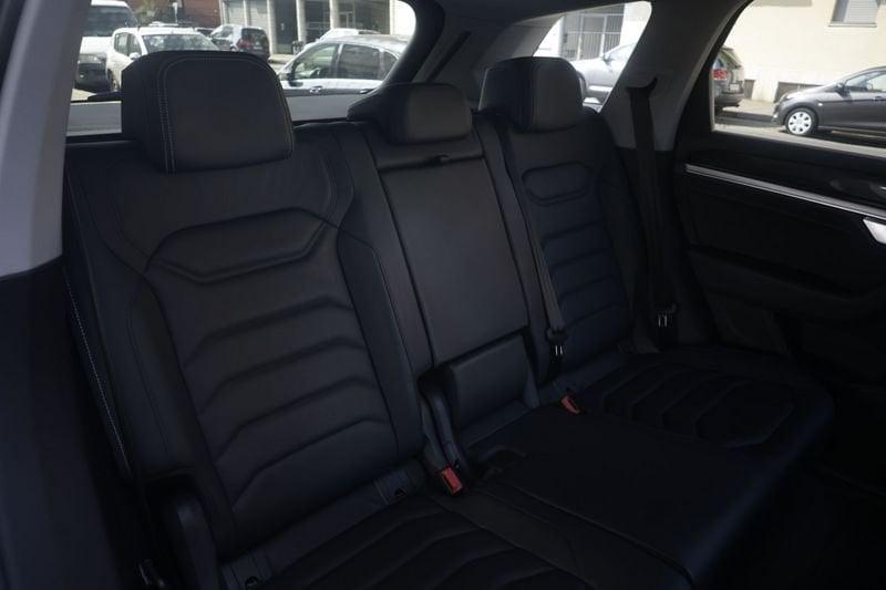 Volkswagen Touareg Volkswagen Touareg 3.0 V6 TDI SCR 210kW Elegance 210KW ANNO 2022