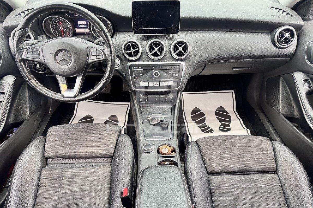 MERCEDES A 200 d Automatic Premium