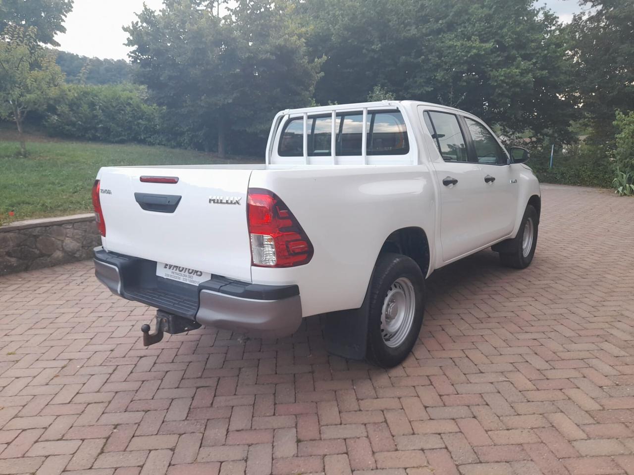 Toyota Hilux 2.4 D-4D 4WD 4 porte Double Cab Lounge AUTOCARRO