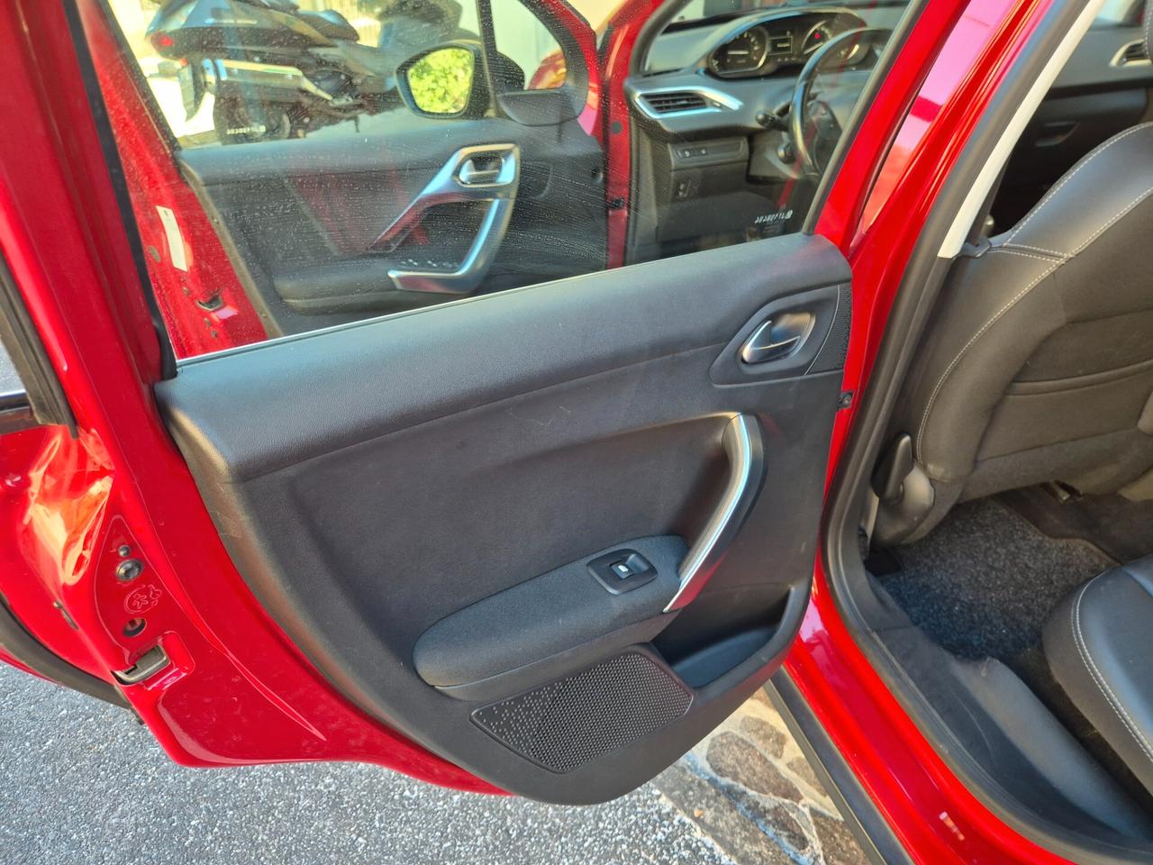 Peugeot 2008 PureTech Turbo 110 S&S Allure