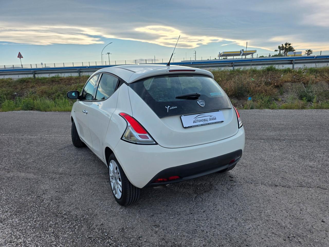 Lancia Ypsilon 1.2 69 CV 5 porte GPL Ecochic Silver