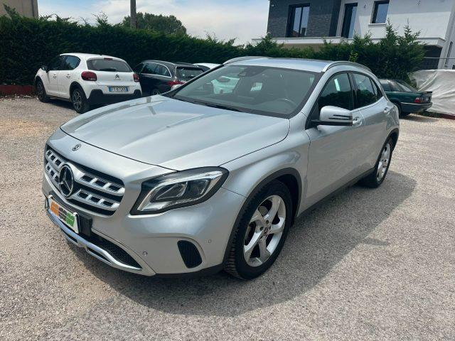MERCEDES-BENZ GLA 200 d Automatic Sport