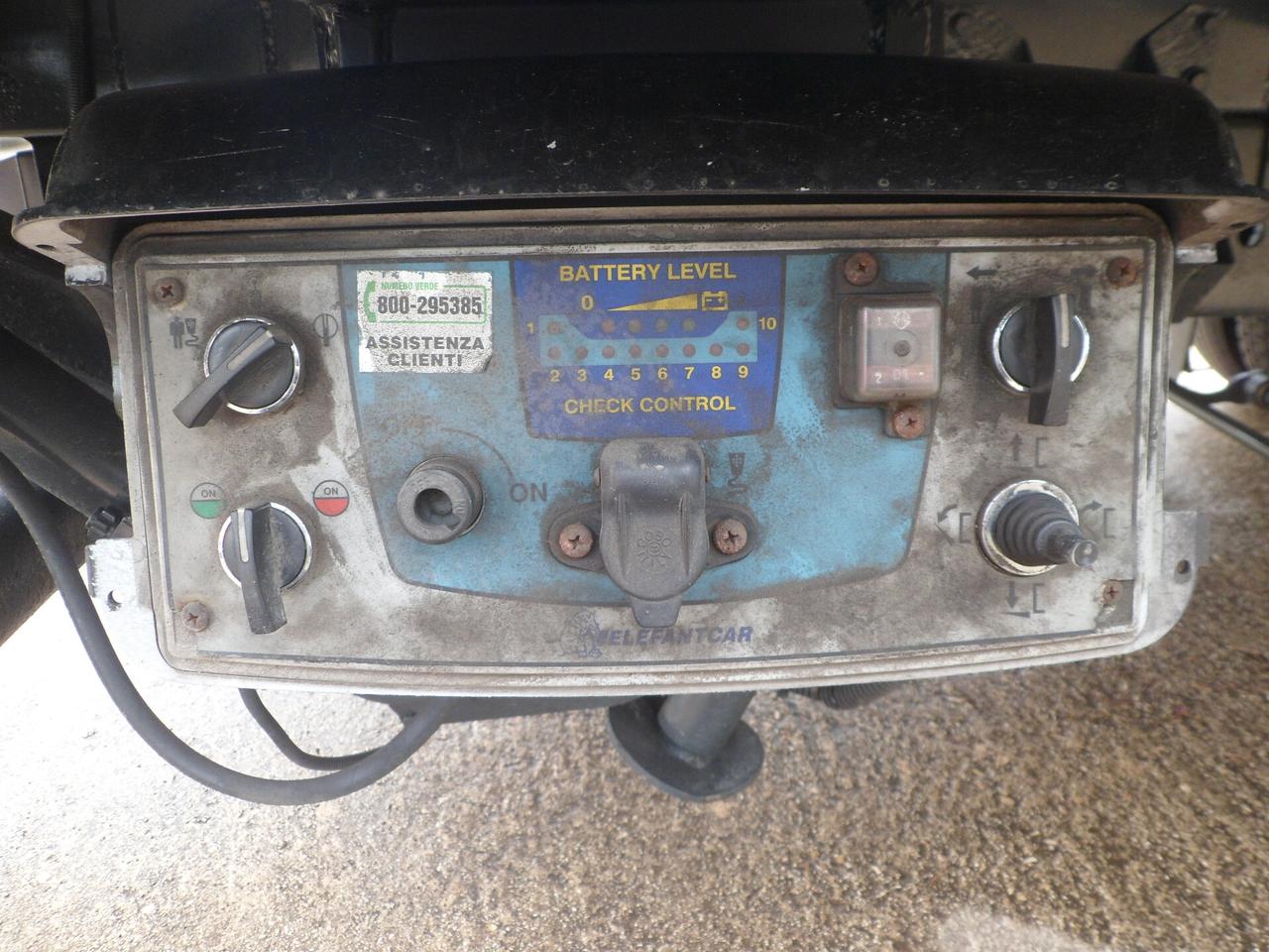 Iveco eurocargo 75e15 centina con pedana idraulica