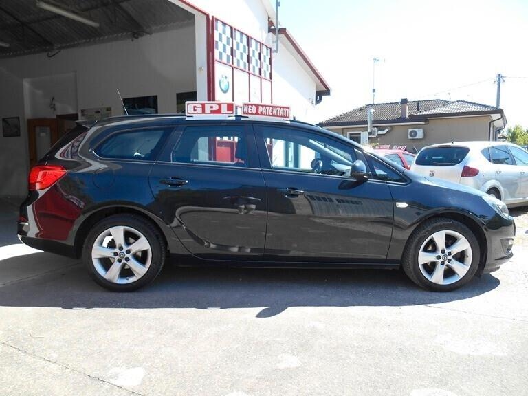 Opel Astra 1.4 Turbo 140CV Sports Tourer GPL Tech Elective