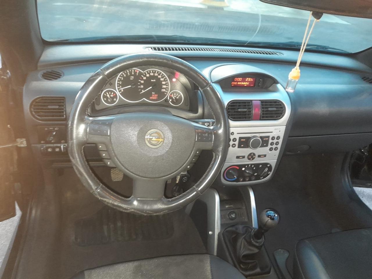 Opel Tigra TwinTop 1.4 16V First Edition