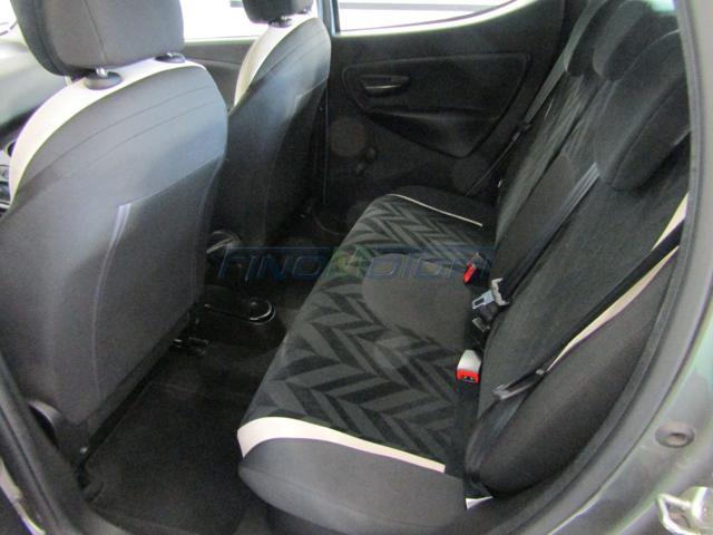 LANCIA Ypsilon 1.2 69 CV 5 porte NEOPATENTATI
