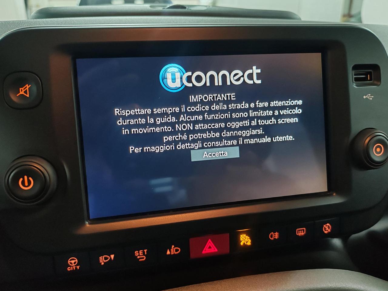 Fiat Panda 1.0 hybrid City Life70cv 5p.ti CARPLAY