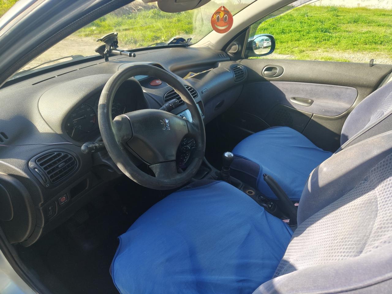 Peugeot 206 1.4 16V 5p. XT NEOPATENTATI