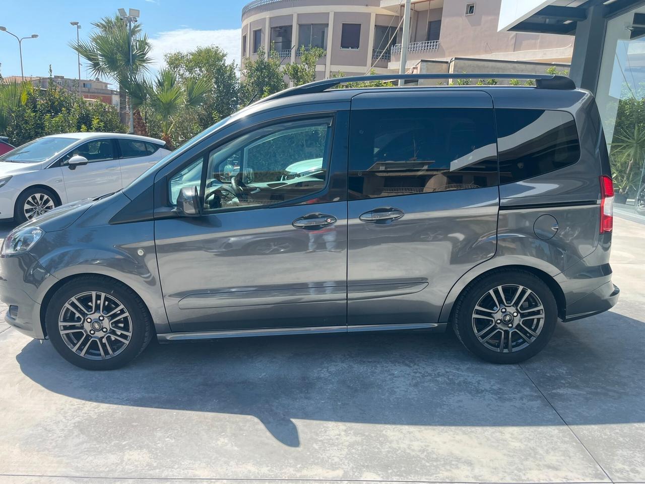 Ford Tourneo Courier Tourneo Courier 1.5 TDCI 100 CV Sport