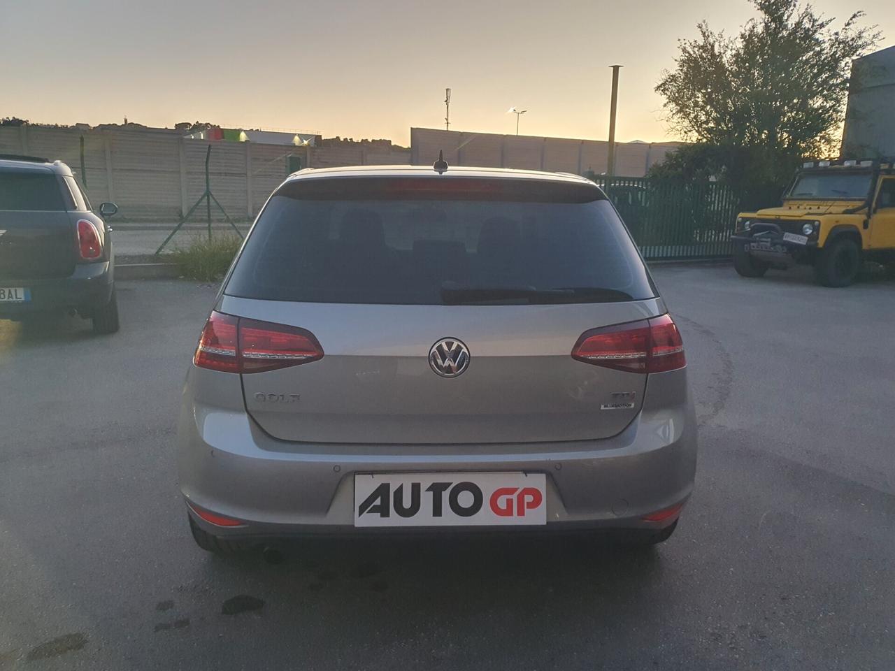 Volkswagen Golf 1.6 TDI 110 CV Highline BlueMotion 2016 Neop