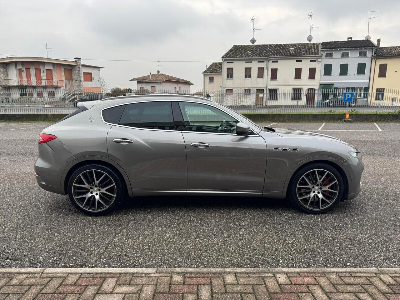 Maserati Levante SQ4 V6 430 CV Granlusso