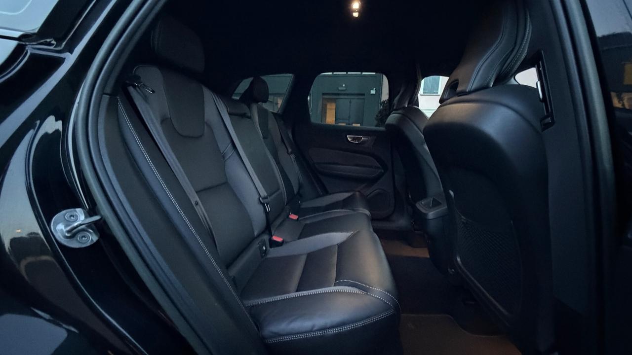 VOLVO XC60 R-DESIGN 197 CV - VIRTUAL COCKPIT, PELLE, FULL LED