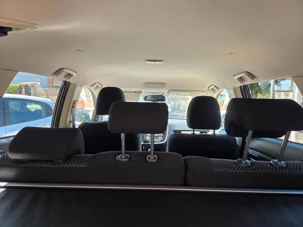 Mitsubishi Outlander 2.2 DI-D 4WD Intense