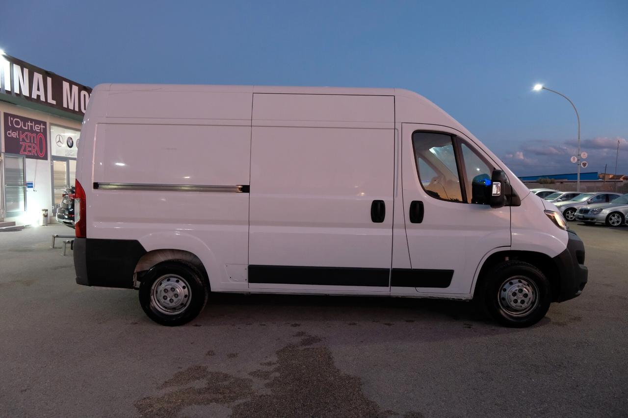 Peugeot Boxer 330 2.2 BlueHDi 140 S&S PC-TN Furgone