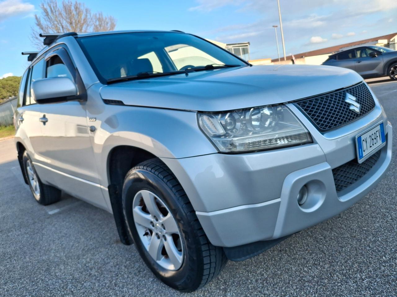 Suzuki Grand Vitara 1.9 DDiS-5 Porte-Executive-4X4-