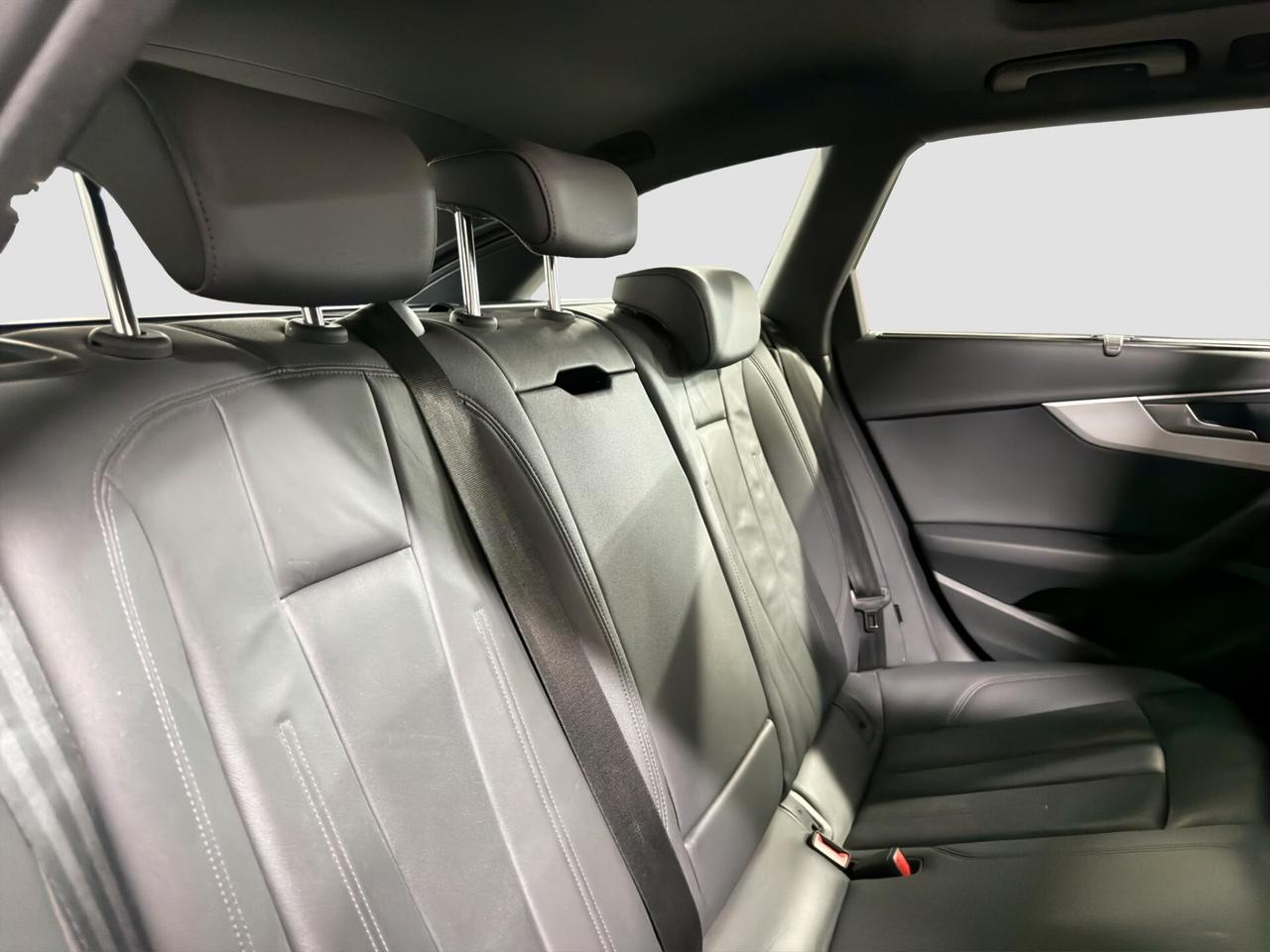 Audi A4 Avant 40 TDI quattro S tronic Business Advanced