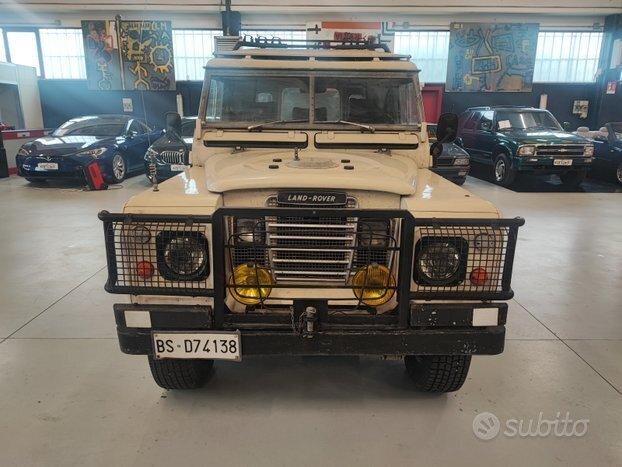 Land Rover Defender Autocarro