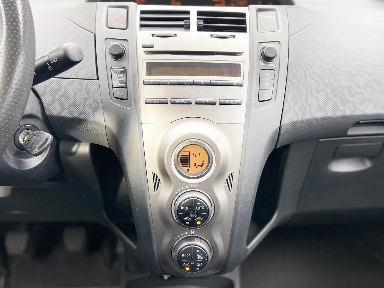 Toyota Yaris 1.3 Benzina 100CV E4 Neo - 2010