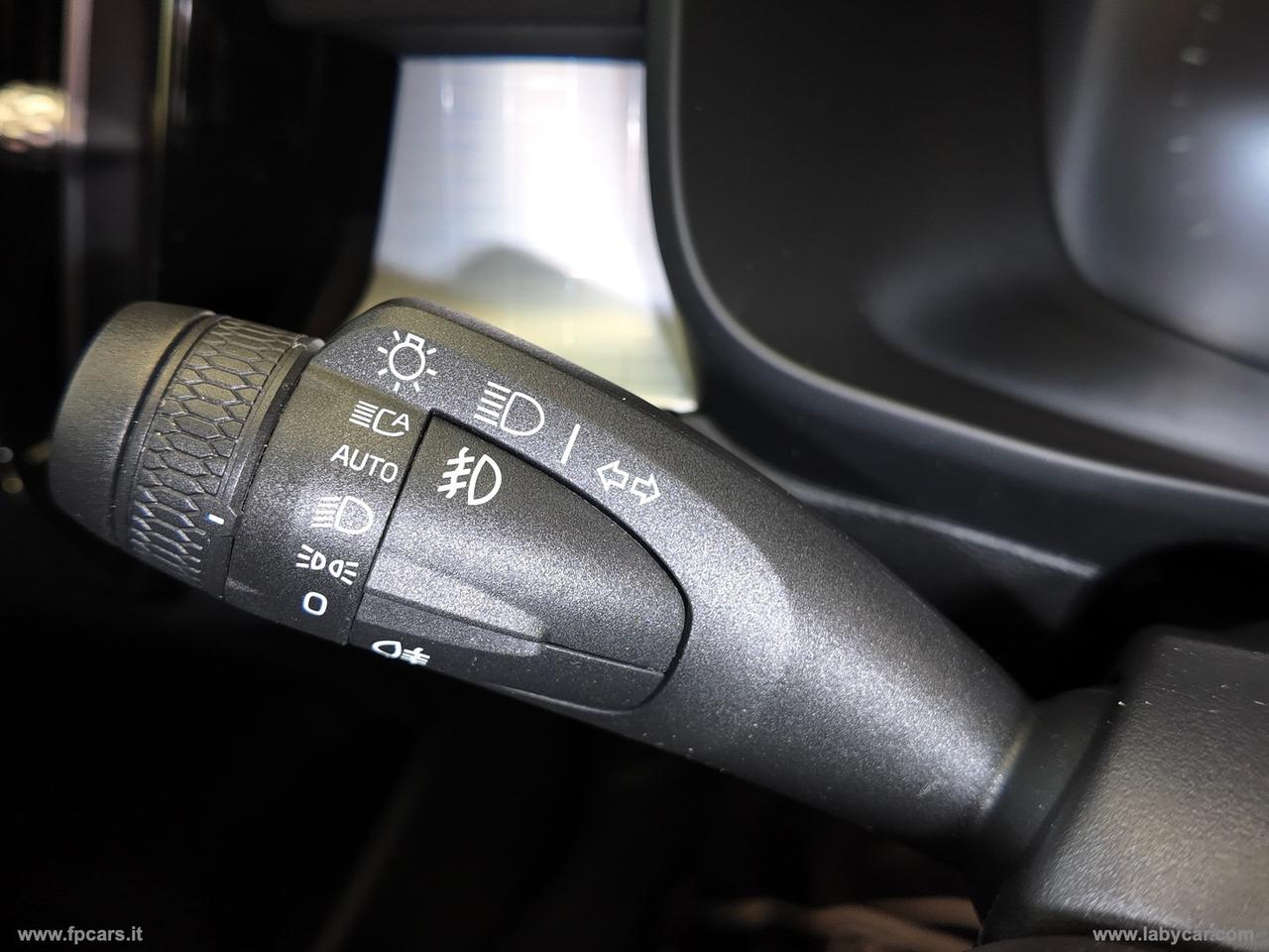 VOLVO XC40 D3 Geartronic Momentum Pro N1