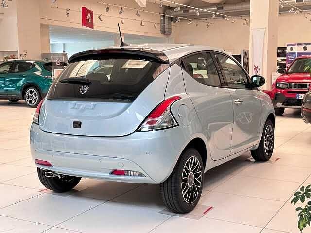 Lancia Ypsilon 1.0 FireFly 5 porte S&S Hybrid Platino KM ZERO