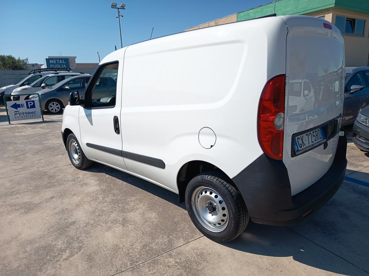Fiat Doblo 1,6 diesel anno 2022 km 57,000.