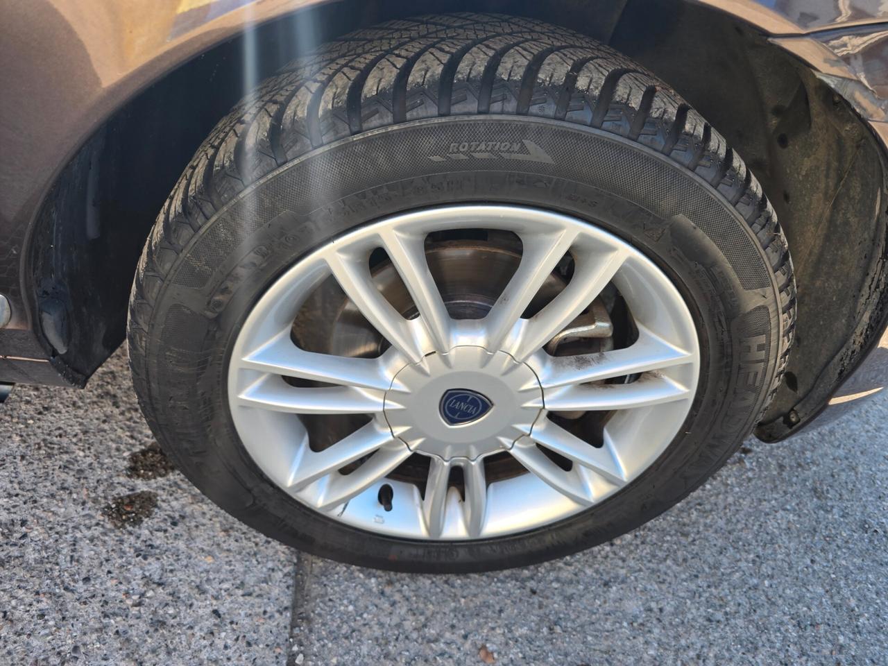 Lancia Ypsilon 1.2 Versus