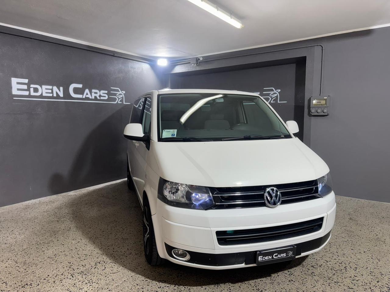 Volkswagen Transporter Caravelle T5 2.5 TDI/131CV Tiptr. PL Trend.