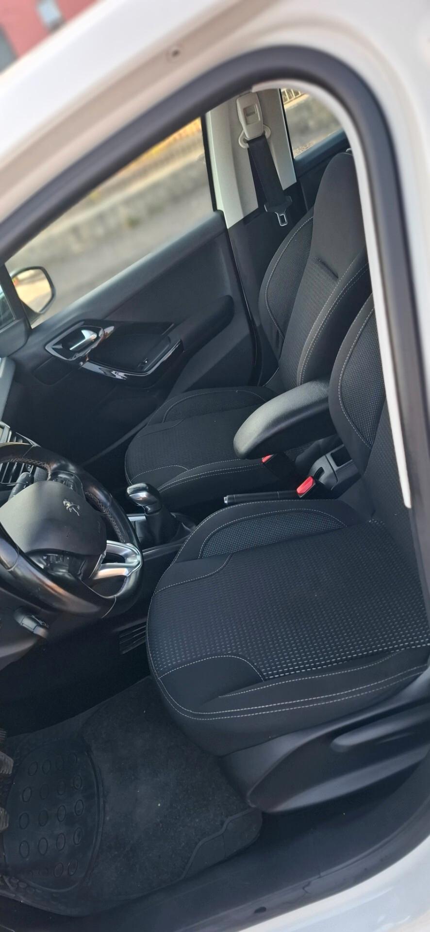 Peugeot 208 BlueHDi 75 5 porte Allure