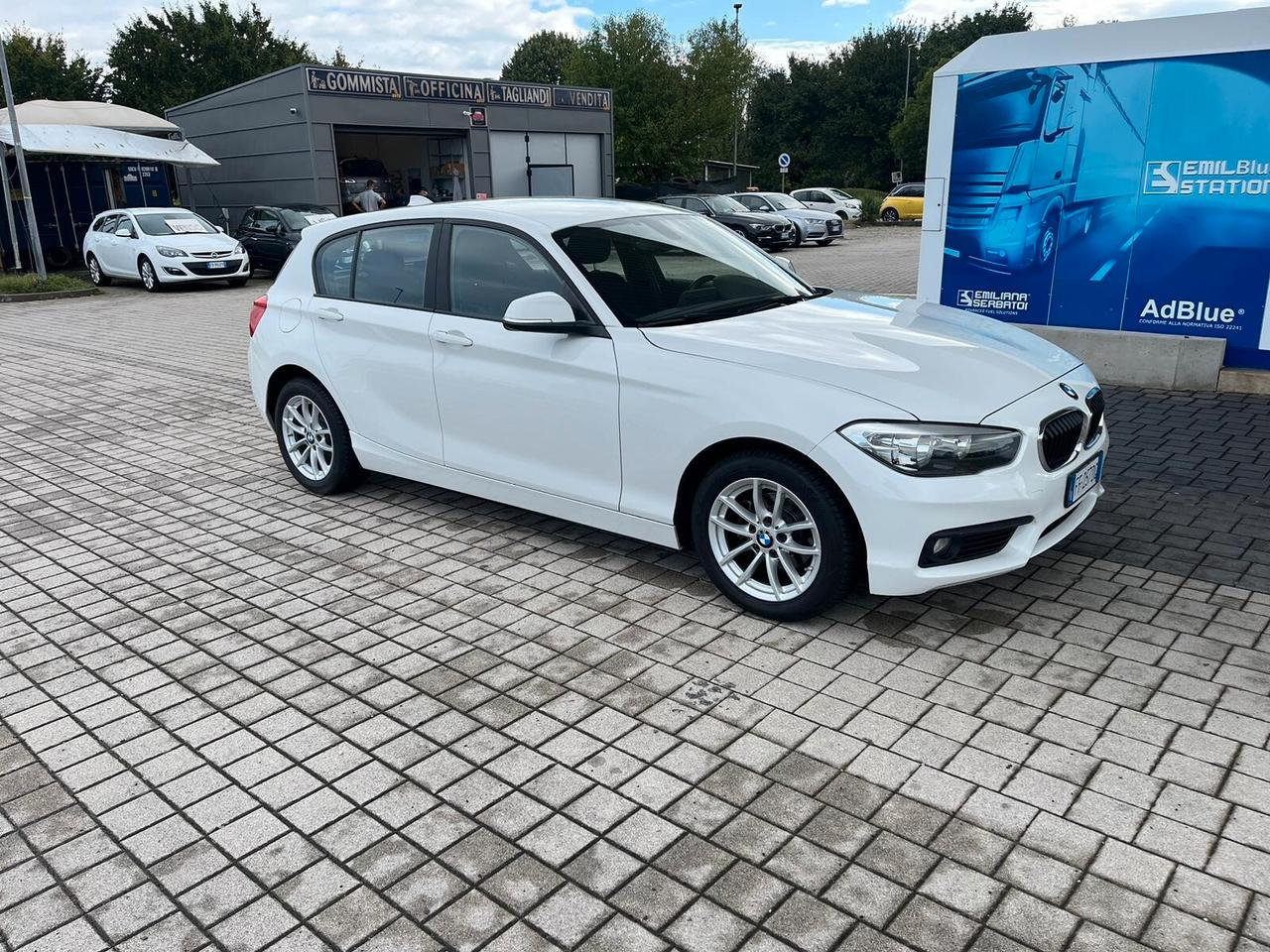 Bmw 116 116d 5p. Urban