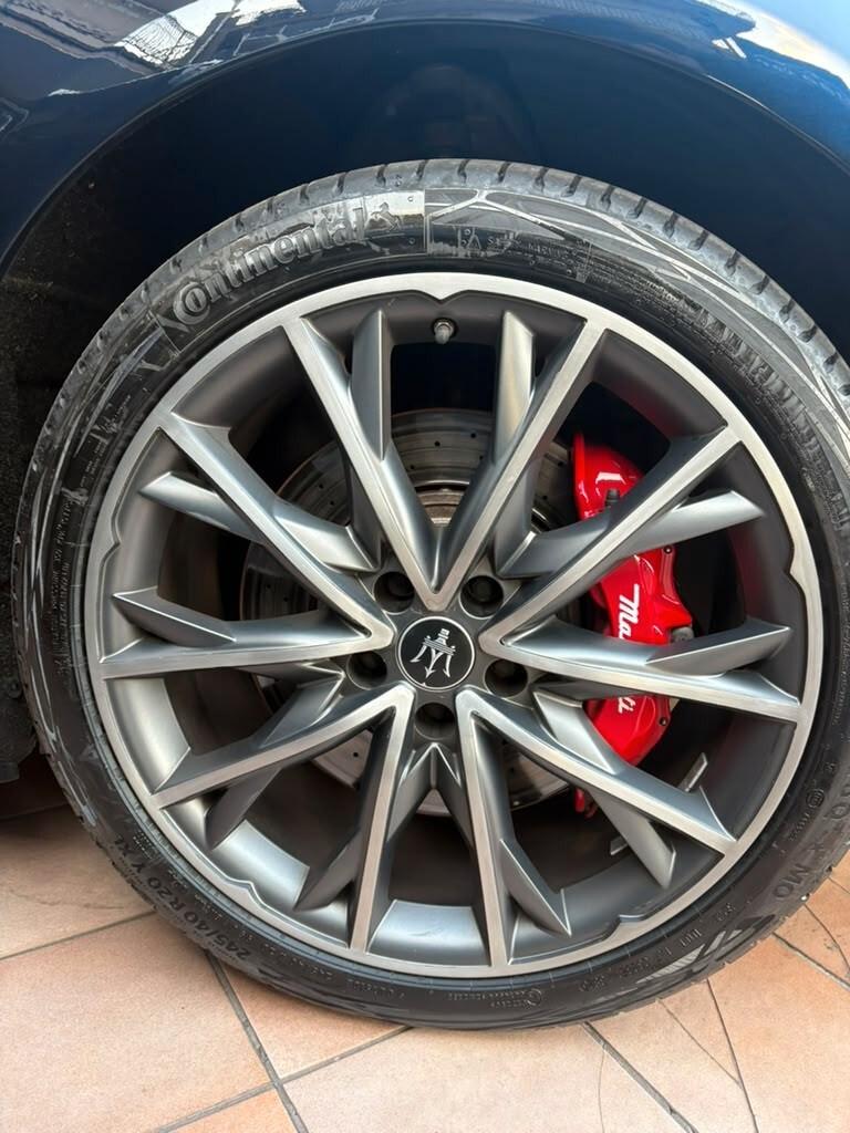 Maserati Ghibli L4 330 CV MHEV Gransport