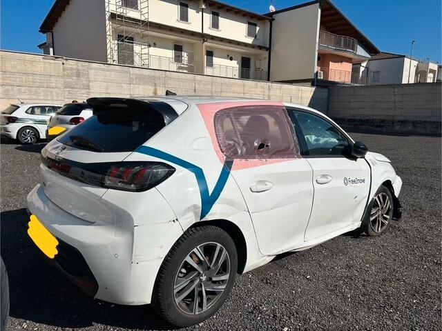 Peugeot 208 Allure incidentata sinistrata