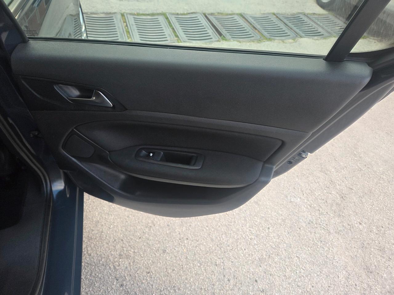 PEUGEOT 308 1.6 HDI 120 CV BERLINA KMCERTIF 2016