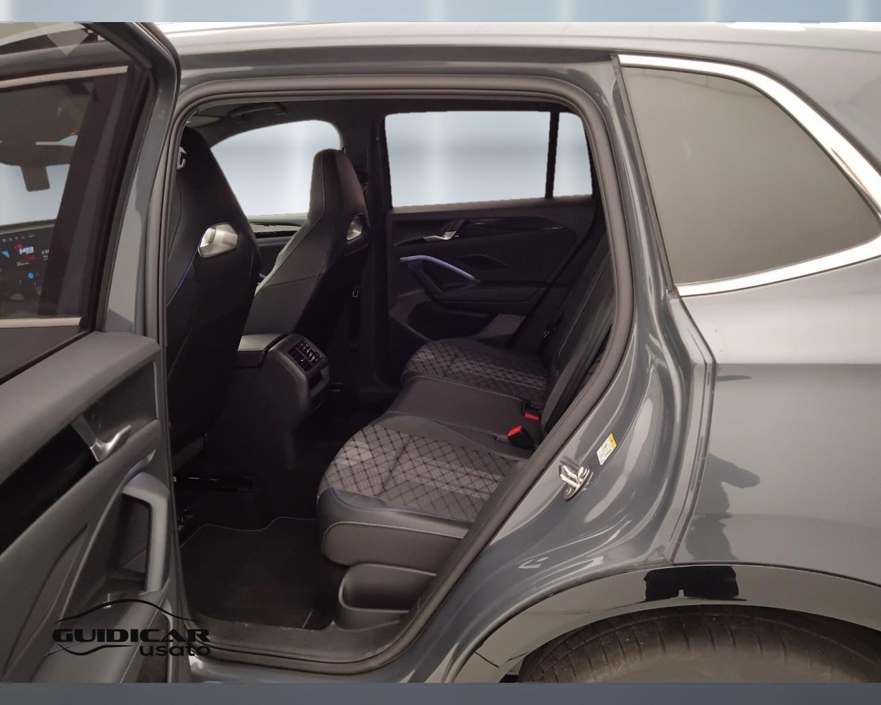 VOLKSWAGEN Tiguan III 2024 - Tiguan 2.0 tdi R-Line 150cv dsg