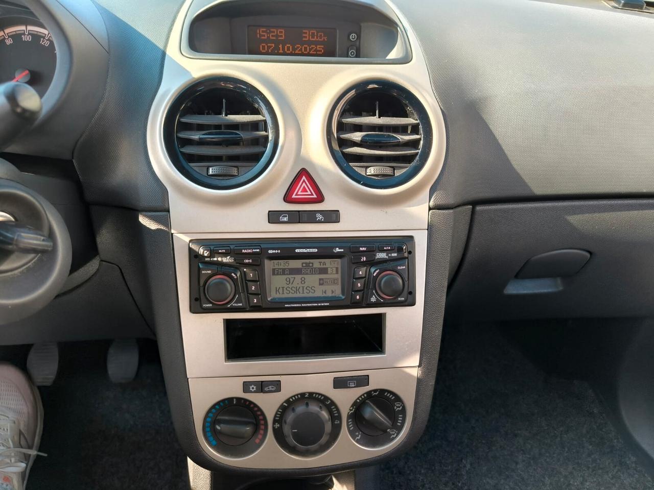 Opel Corsa 1.2 5 porte Club *NEOPATENTATI*BENZINA-E4*
