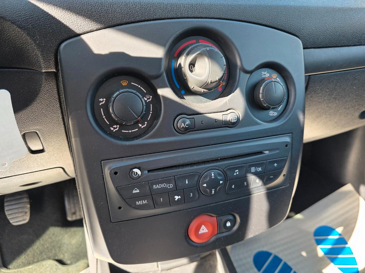 Renault Clio 1.2 16V Yahoo!