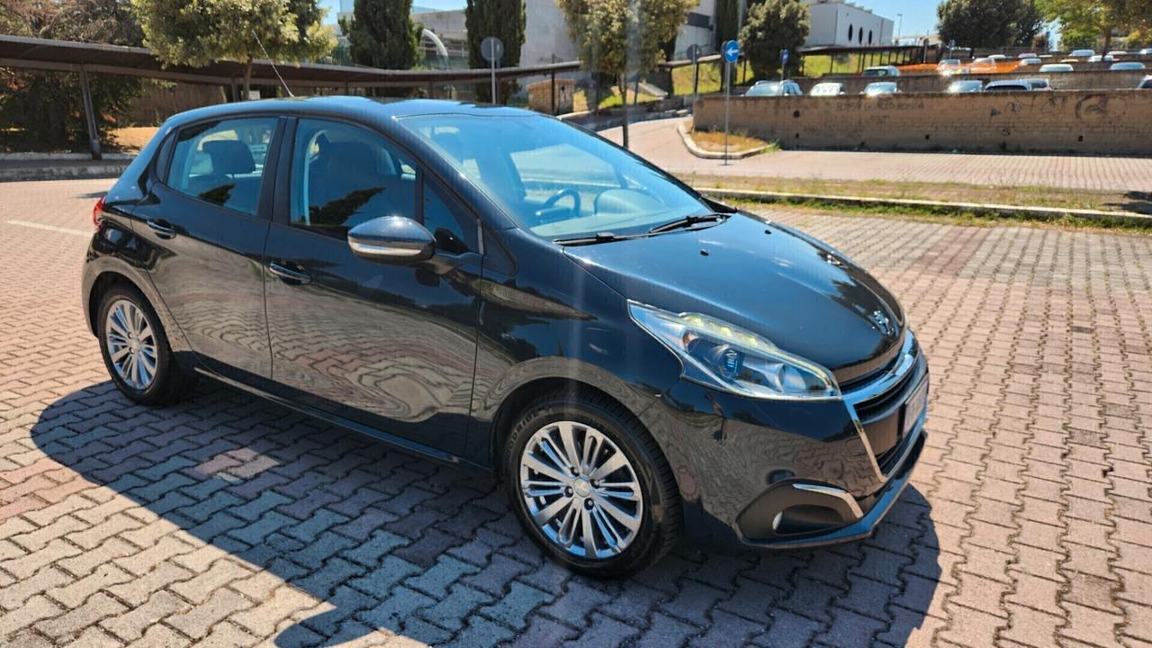 Peugeot 208 PureTech 82 5 porte Allure