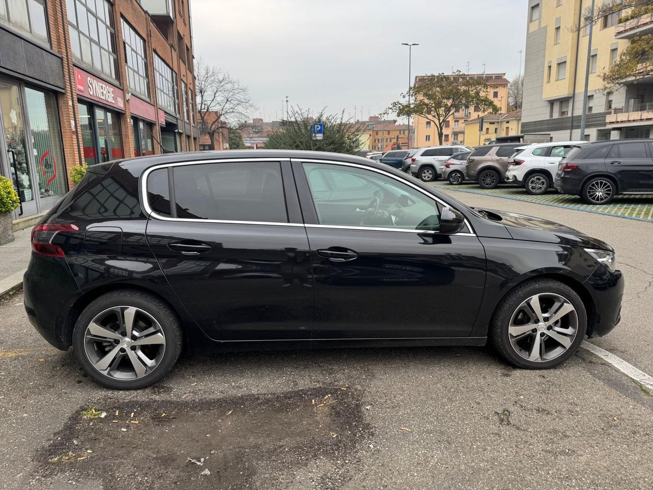 Peugeot 308 Allure 1.5 Blue HDI 130