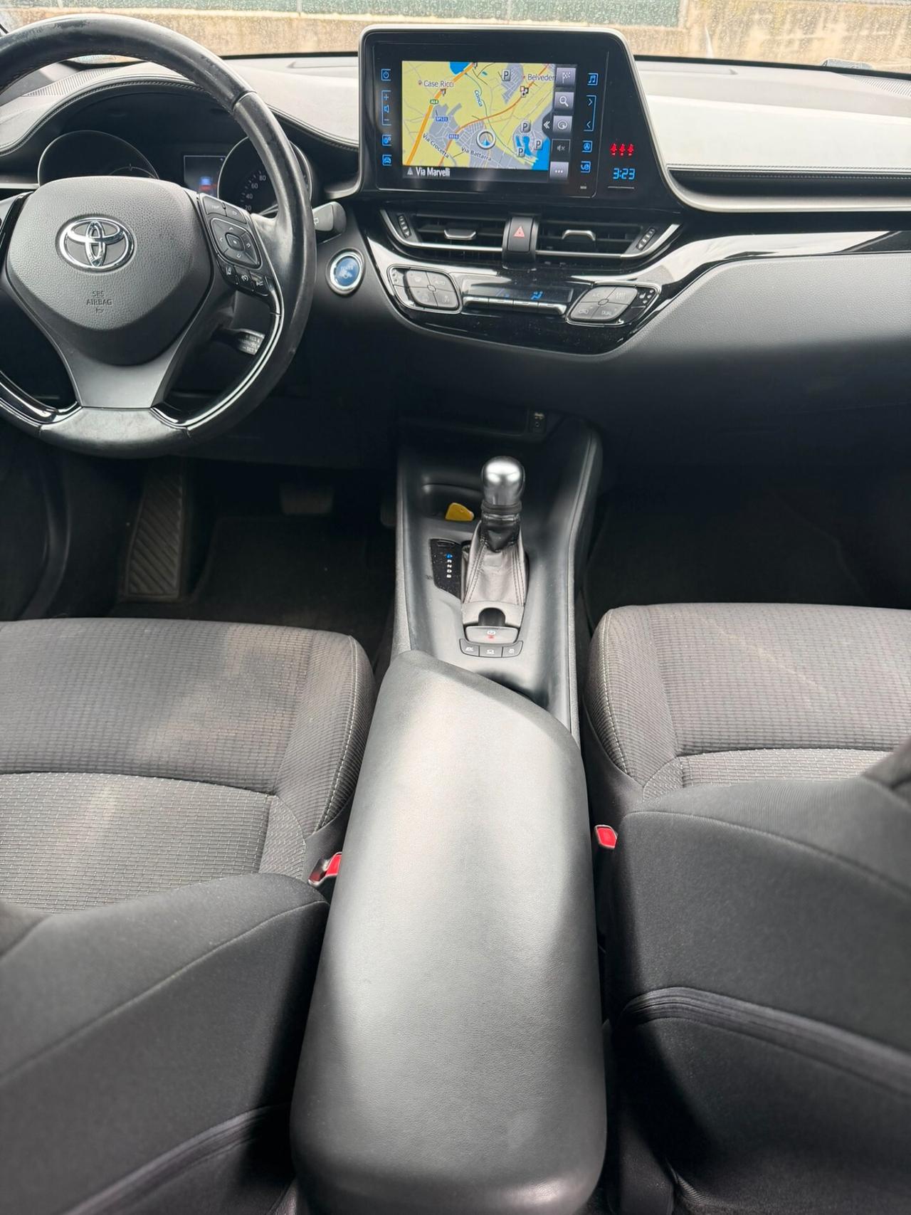 Toyota C-HR 1.8 Hybrid E-CVT Business