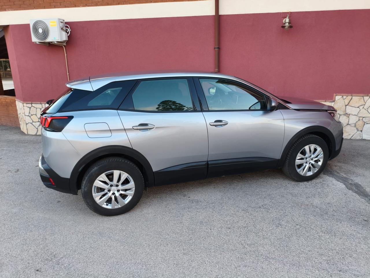 Peugeot 3008 BlueHDi 130 S&S EAT8 Business