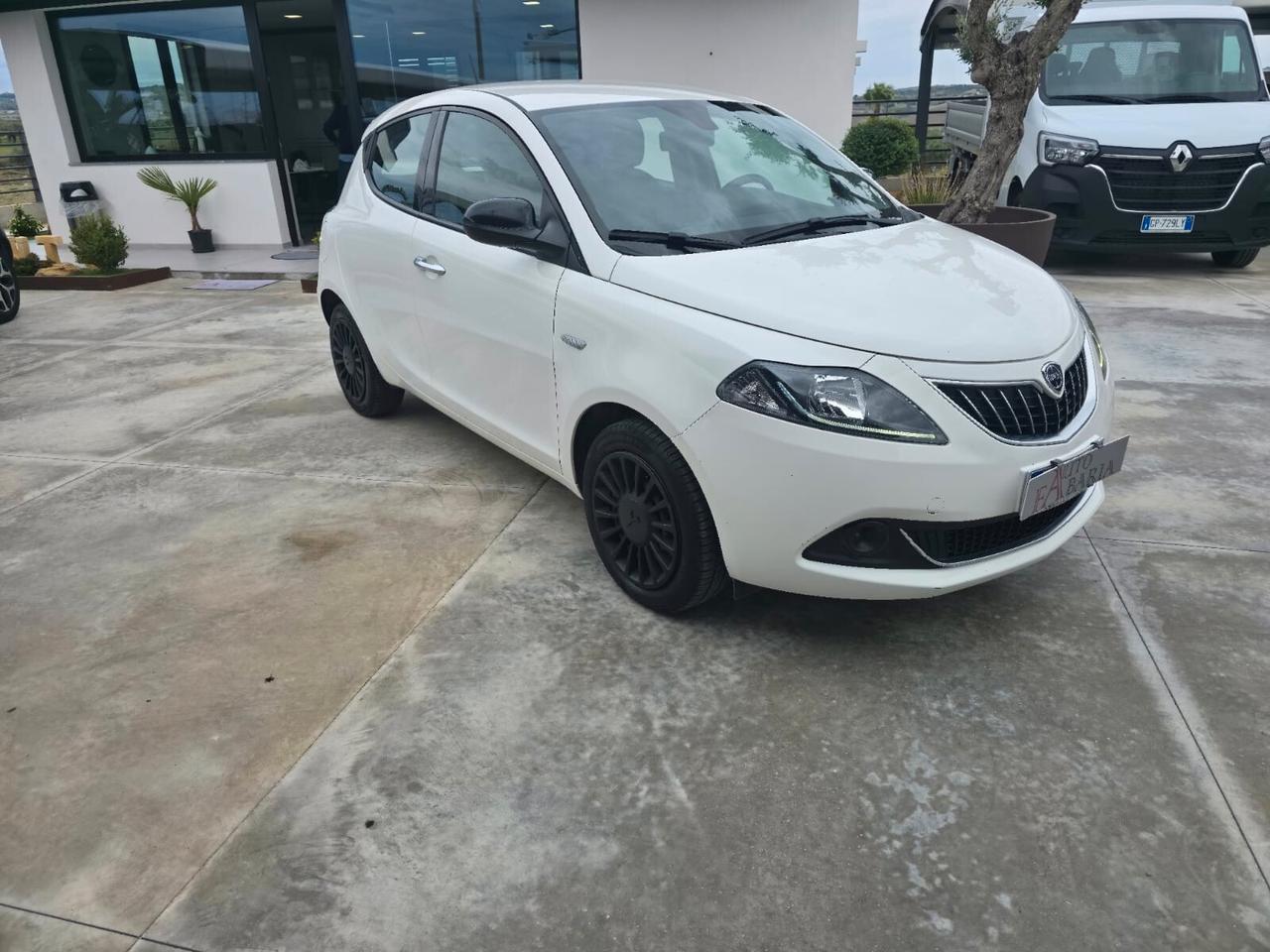 Lancia Ypsilon 1.0 FireFly 5 porte S&S Hybrid Ecochic A. Ferretti