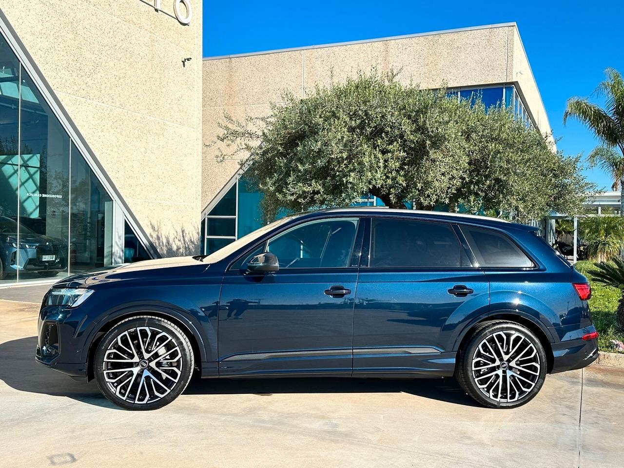 Audi Q7 3.0 tdi Sline possibilità noleggio no scoring