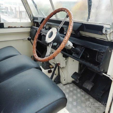 Land Rover Defender 88