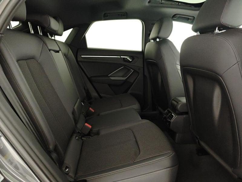 Audi Q3 SPB 40 TDI quattro S tronic Identity Black