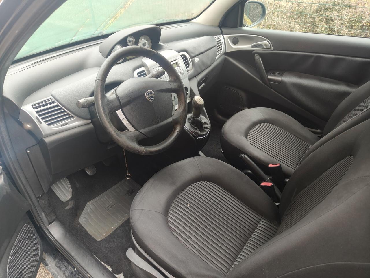 Lancia Ypsilon 1.3 MJT 75 CV Diva